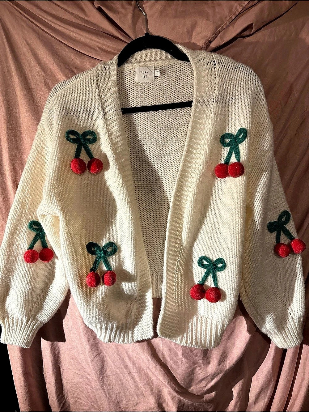 LUNA Cherry Cardigan in Cream Size XS Like New